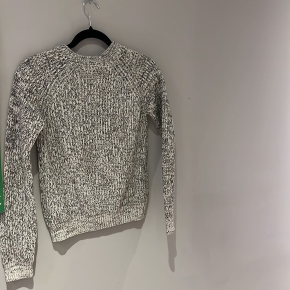 H&M sweater - Picture 2 of 5